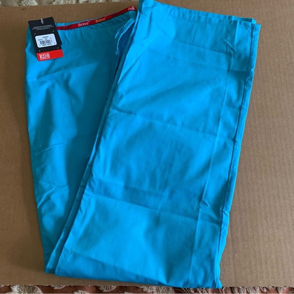 DICKIES SCRUBS. Unisex. Bottoms. Cotton/Polyester blend. Back pocket. Turquoise. - Picture 3 of 4